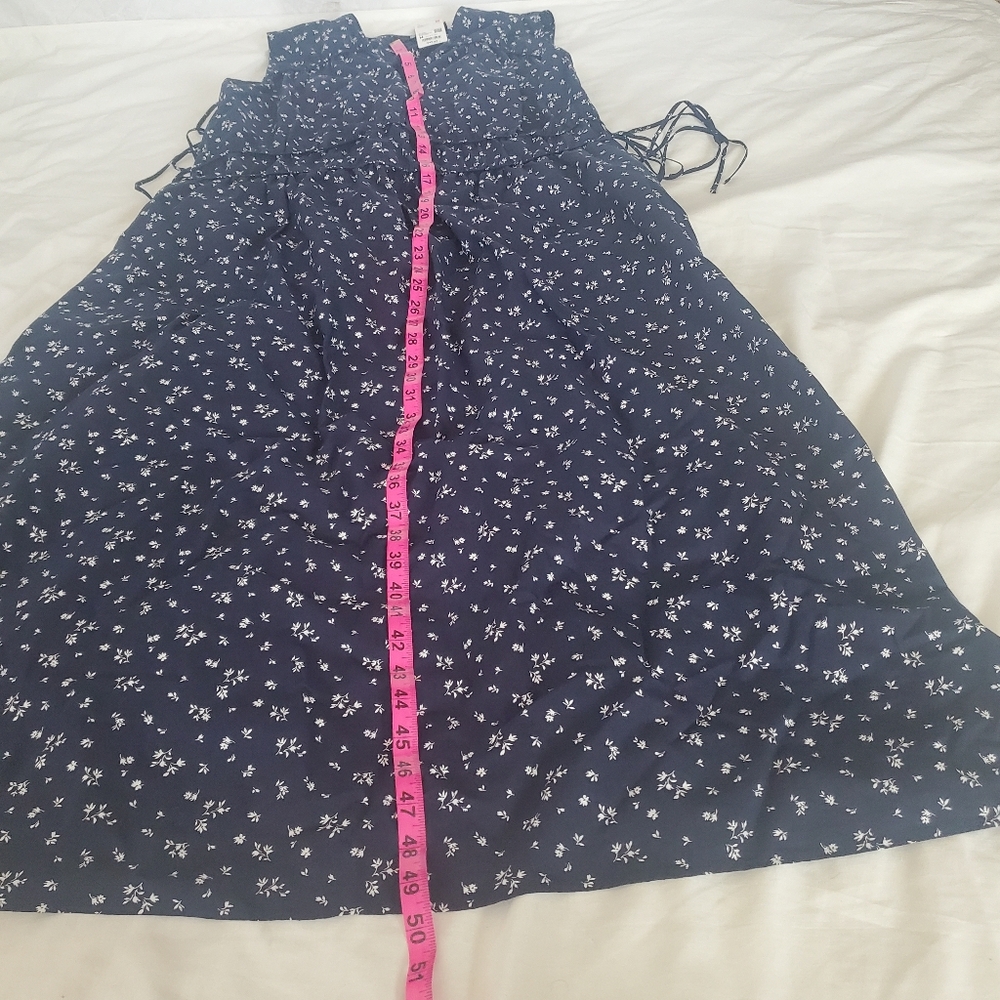 Dress - Picture 4 of 15